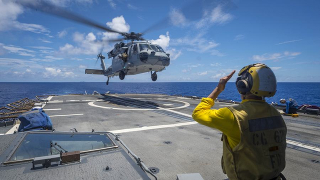还想绕南海?美国海军里根号航母抵达菲律宾