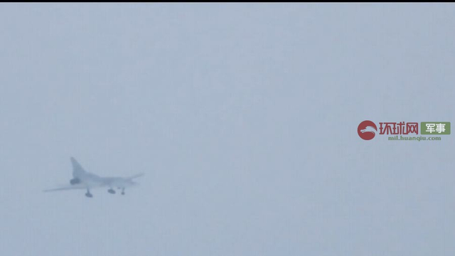 逆火冲上云霄！俄最新图22M3M战略轰炸机完成首飞