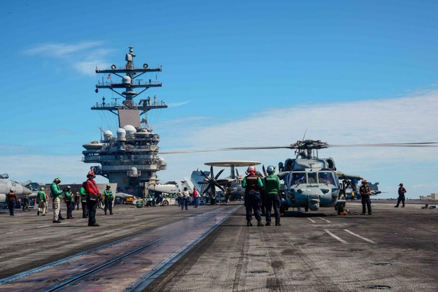 地区稳定破坏者!美国双航母战斗群再闯南海