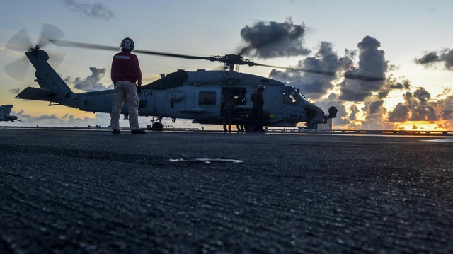 一个月来两次！美军航母无视警告重返南海军演