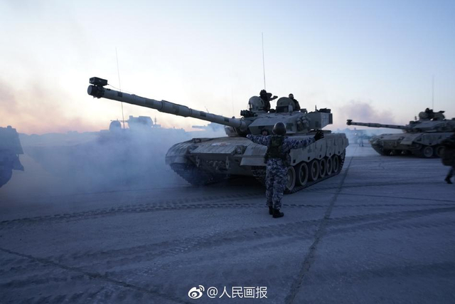 M1坦克变样了！朱日和军演蓝军架势如美军精锐部队