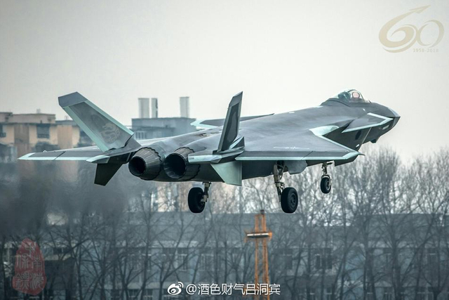 战力堪称亚洲第一！我军歼20新照曝光割裂迷彩夺目