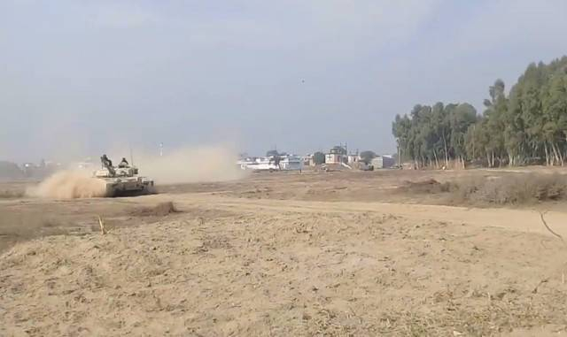 决定要买了?疑似巴基斯坦测试VT4坦克画面曝光