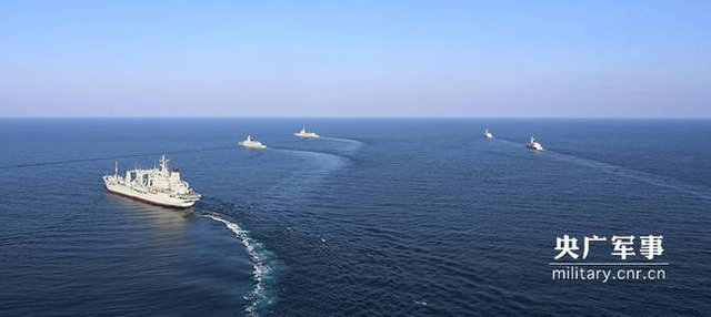 中国海军第27批护航编队通过苏伊士运河进入地中海