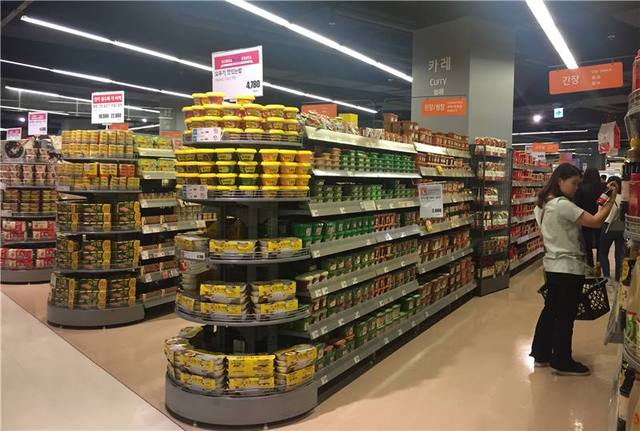 没了中国游客 乐天韩国免税店门可罗雀