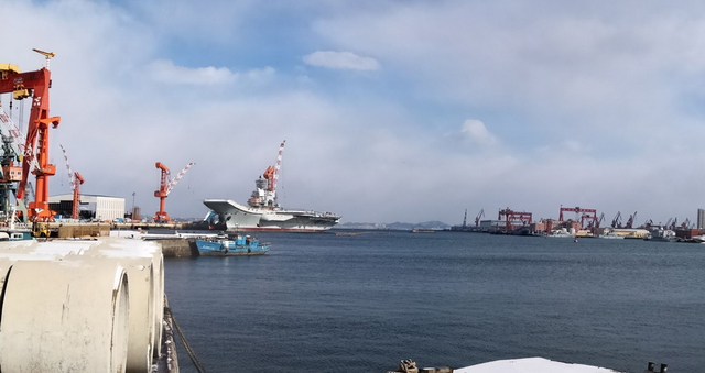 国产航母最新进展照曝光 距离海试还有多远?