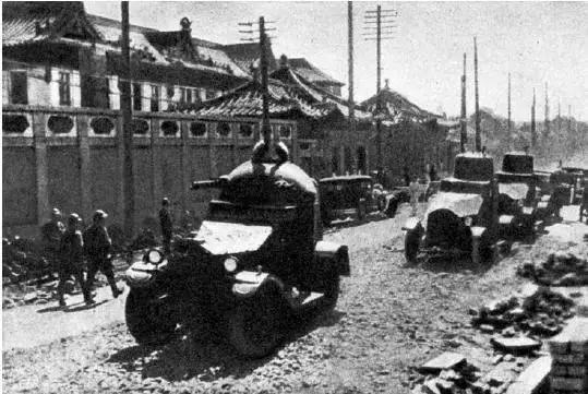 “九一八”事变日军铁骑横行东北。