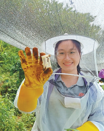 黄文秀生前的工作照（资料照片）。新华社发