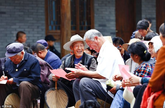 江苏宿迁某村“幸福议事会”（图源：CFP）