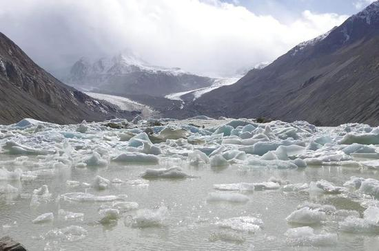  正在融化的冰川