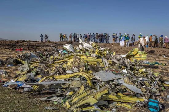 2019年3月，埃塞俄比亚航空公司一架737-8客机残骸。来源：new york times