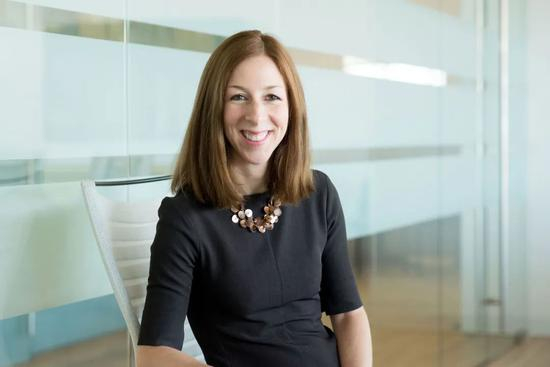  伊丽莎白·罗森伯格（Elizabeth Rosenberg）。/&nbsp;新美国安全中心网站截图