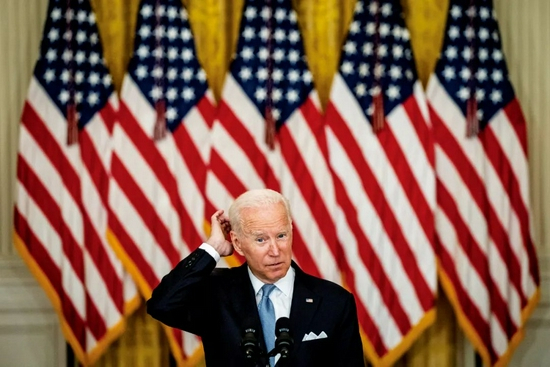 美国总统拜登8月16日表示，美军撤出阿富汗是正确决定，同时承认阿局势恶化快于美方预期。图/人民视觉