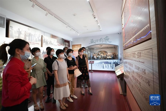 参观者在北大红楼内参观（6月29日摄）。新华社记者 鞠焕宗 摄