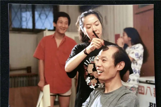 化妆中的葛优（王小京&nbsp;摄）