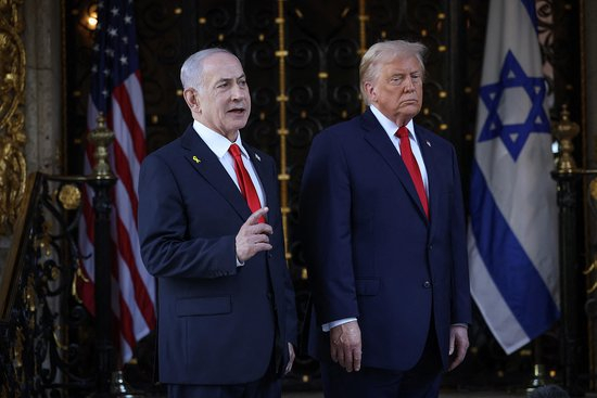 特朗普在海湖庄园与内塔尼亚胡举行会晤