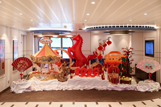 △爱达·魔都号邮轮上的春节装饰