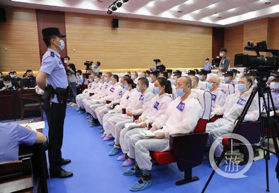 ▲11月23日，贾延成等19名被告获刑。图片来源/未央法院