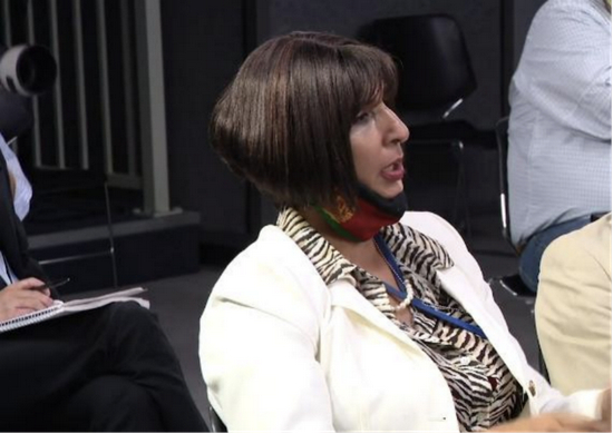  阿富汗女记者参加五角大楼记者会