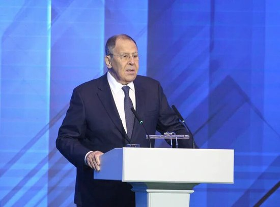  2025年&nbsp;10月28日，在白俄罗斯明斯克，俄罗斯外交部长拉夫罗夫在第三届明斯克欧亚安全国际会议开幕式上发表讲话称，尽管北约曾作出诸多承诺，但扩张“一刻也未停止”图：新华社