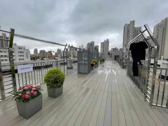 　顶楼露台可晒衣、休闲