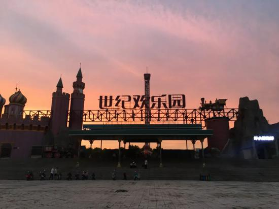 郑州世纪欢乐园。摄影/戴洋港