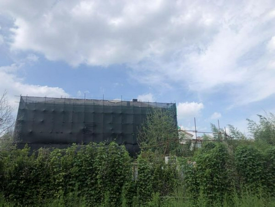 （正在施工中的北京豪华别墅区——碧海方舟别墅北区13号楼，李微敖 摄）