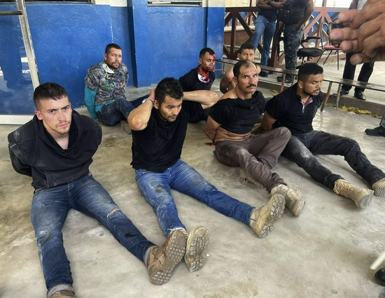 当地时间2021年7月8日，海地首都太子港，刺杀海地总统莫伊兹的嫌犯。 澎湃影像 图