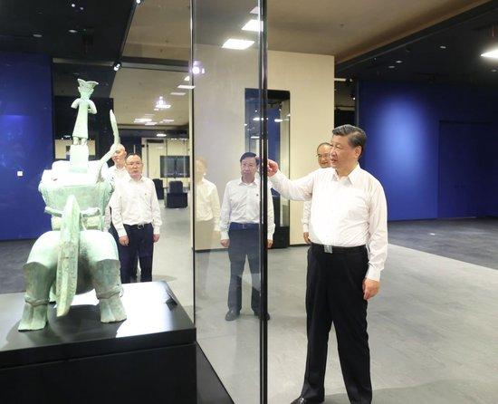  On July 26, 2023, General Secretary Xi Jinping inspected the Sanxingdui Museum in Deyang City, Sichuan Province, to learn about the excavation and research of local historical and cultural sites, the protection and restoration of cultural relics, etc.
