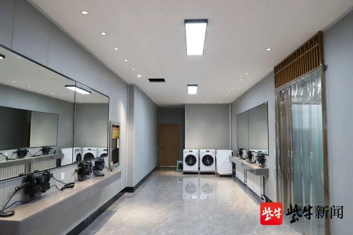  河北师范大学“超级澡堂”