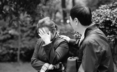 大妈花6.8万给女儿找对象 找专业团队策划