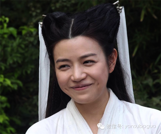 难道女主角造型难看有招桃花的奇效？