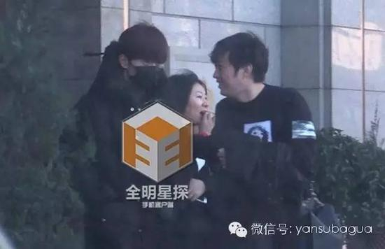 放大看看，确实是杨洋。