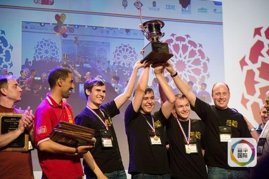 圣彼得堡国立信息技术机械与光学大学2015年ICPC大赛夺冠场景