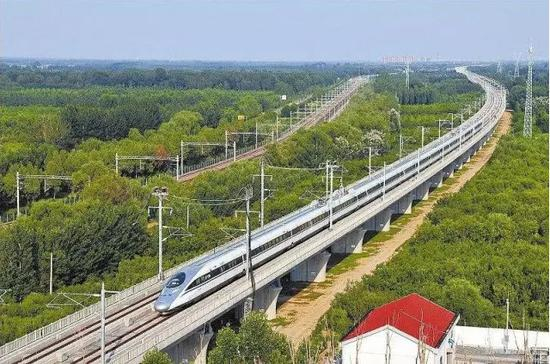 　　中国交通，跑出了中国速度！