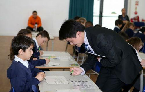 “九九乘法表”走进英国小学课堂