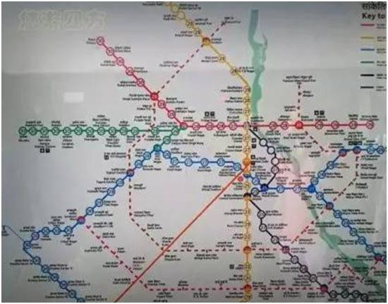 这是印度的地铁车厢