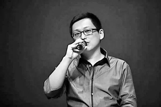 姬十三小时候有两个理想，要么当个科学家，要么当个作家。图片来自网络