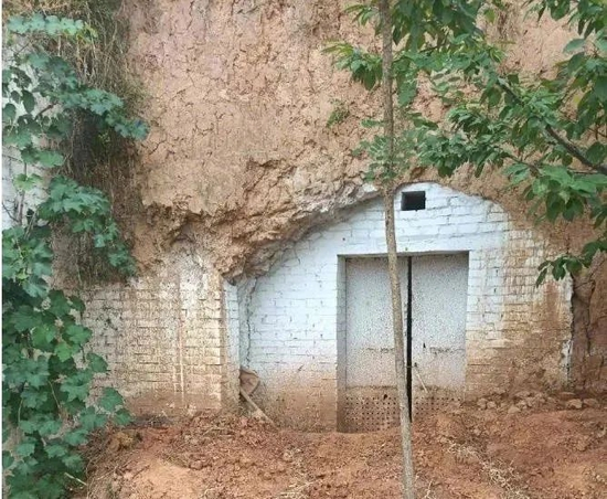 △疑似案发现场（图|封面新闻）