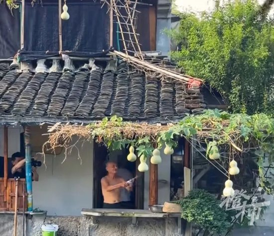 此前绍兴书圣故里七个葫芦娃