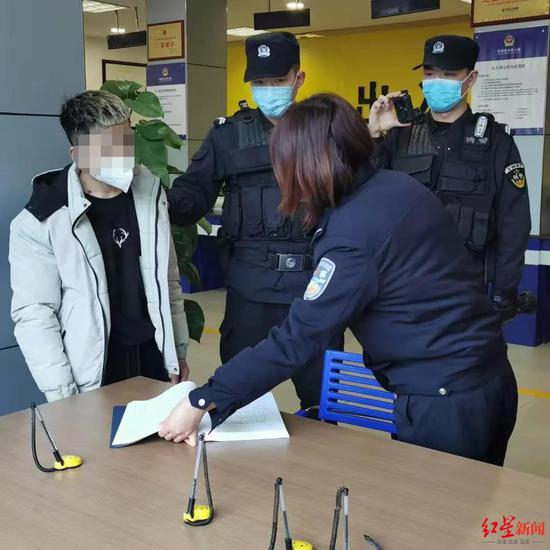  提供虚假务工合同的张某某被警方查处