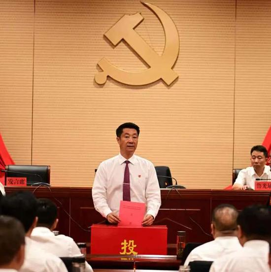 重磅!新一届楚雄市委领导班子产生!冯毅当选书记(全名单)_手机新浪网