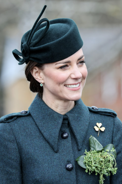 从斯拉夫女人到俄式穿搭美学，究竟特别在哪里 - 爱买网