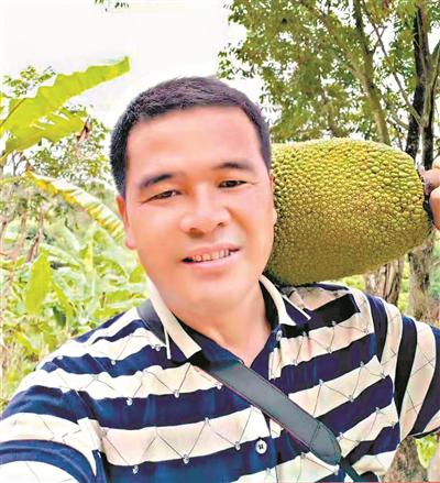 宋勇辉从果农变身农业经理人。