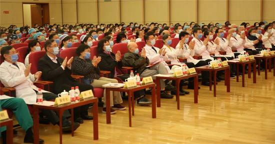 ▲500余人参加本次会议。