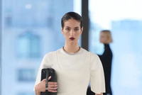 纽约时装周的新装，真的把摩登松弛感具像化了