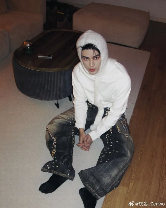 女明星们的帽子上怎么集体长出了“长耳朵”? - 爱买网