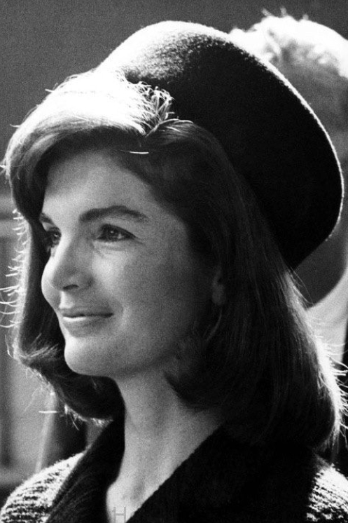 从斯拉夫女人到俄式穿搭美学，究竟特别在哪里 - 爱买网