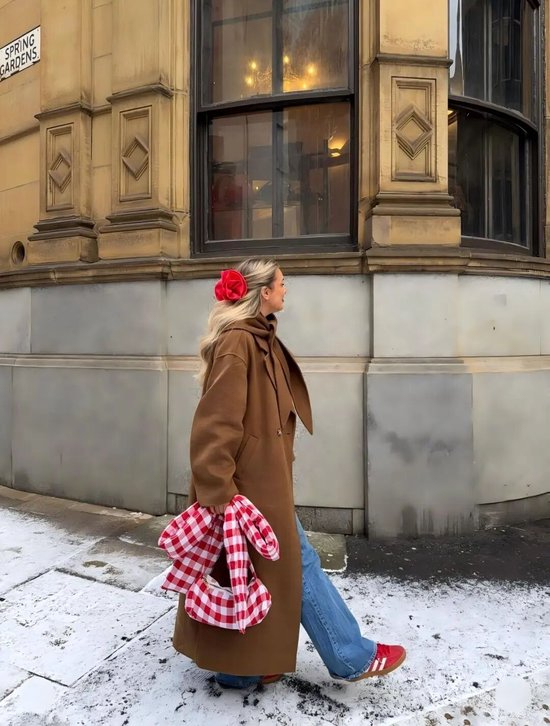 冬天也有季节限定的游乐园“多巴胺”穿搭？ - 爱买网