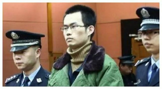  吴谢宇在庭审现场。